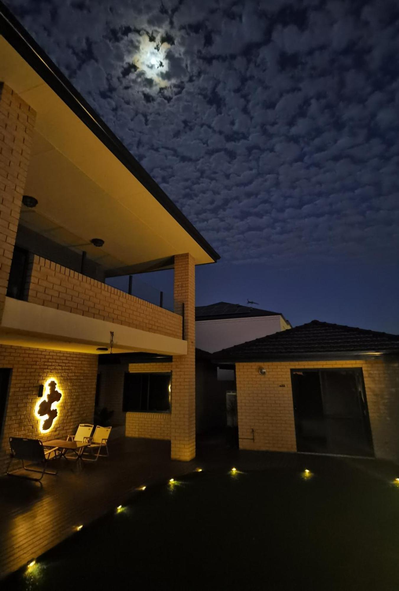 Sunny Ocean View Retreat Appartement Perth Buitenkant foto