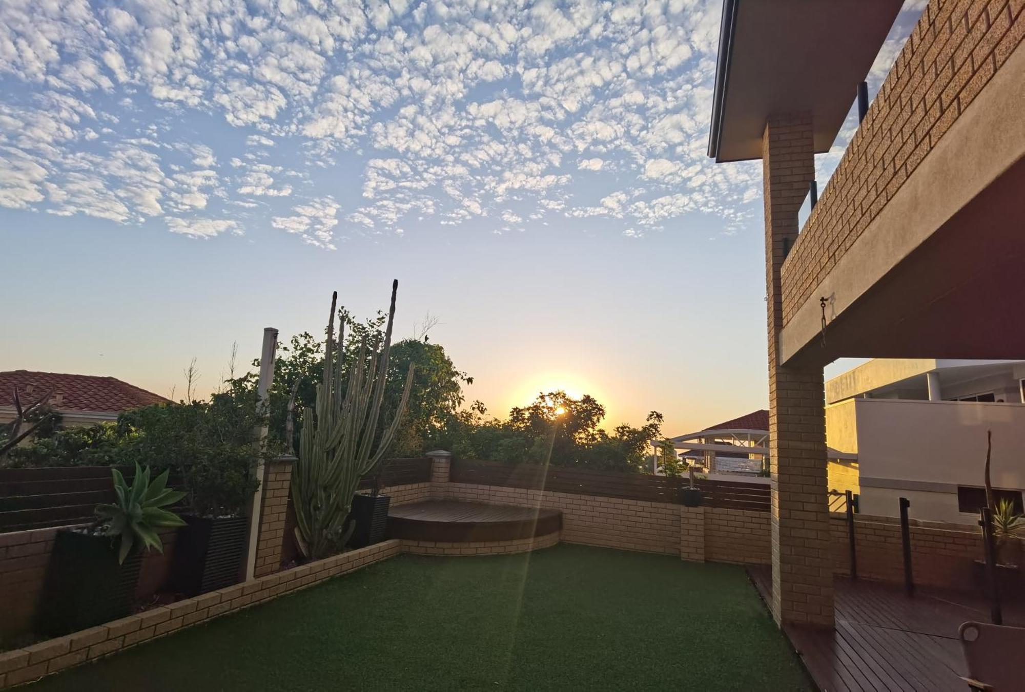 Sunny Ocean View Retreat Appartement Perth Buitenkant foto